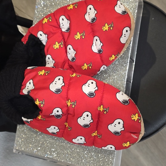 Peanuts Snoopy & Woodstock Slipper Socks - Picture 4 of 6